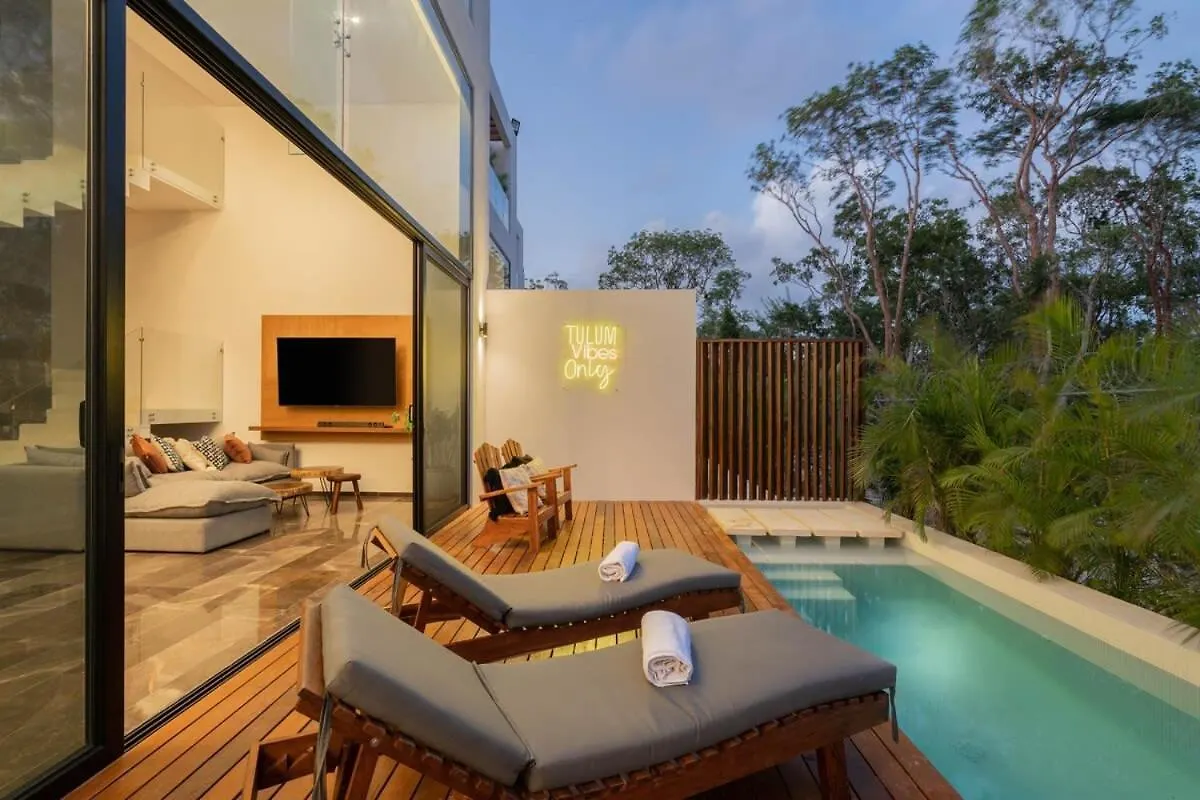 Luxury 4Br Villa With 3 Pools & Paddle Court, Karanda Tulum