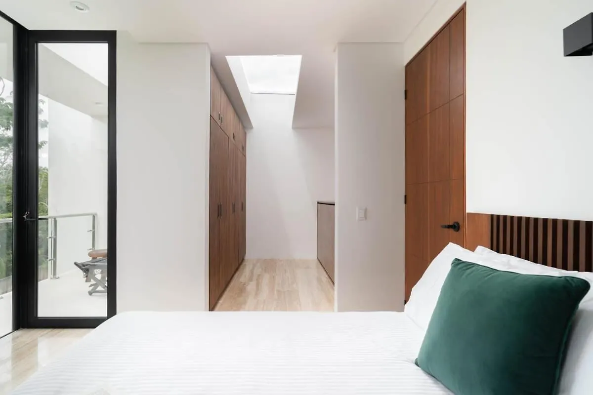 Luxury 4Br Villa With 3 Pools & Paddle Court, Karanda 툴룸 0*,  멕시코