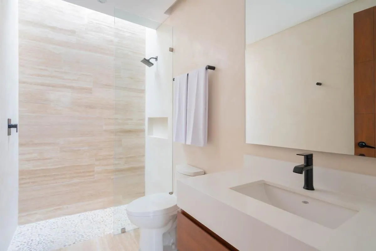 Luxury 4Br Villa With 3 Pools & Paddle Court, Karanda 툴룸 0*,  멕시코