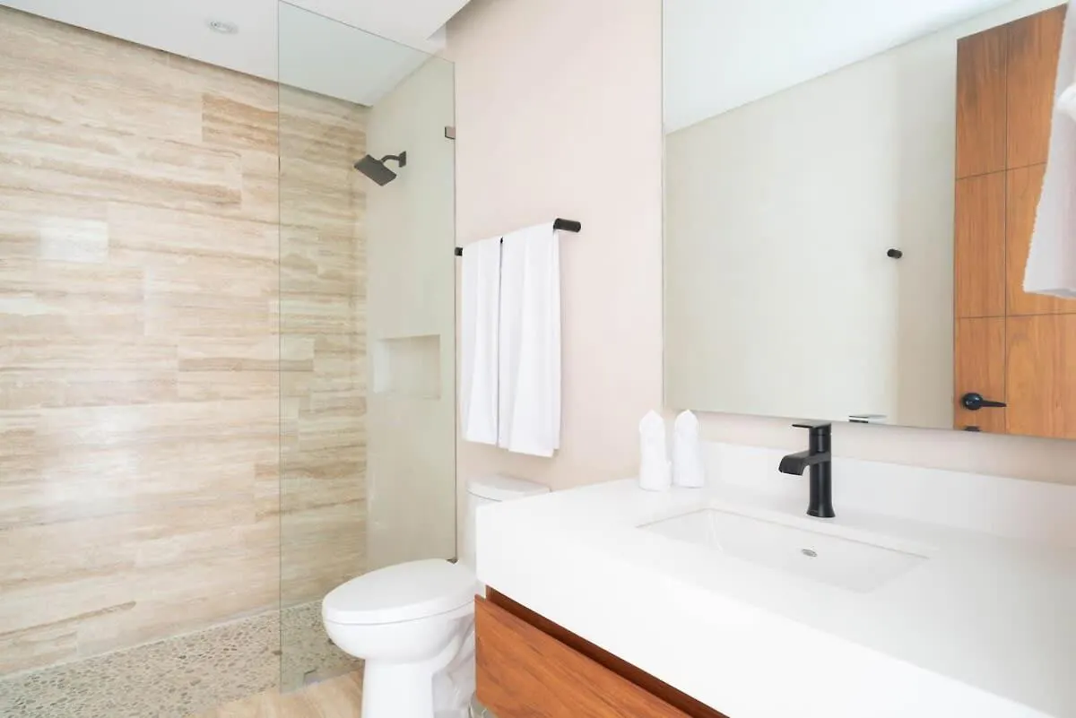 Luxury 4Br Villa With 3 Pools & Paddle Court, Karanda 툴룸